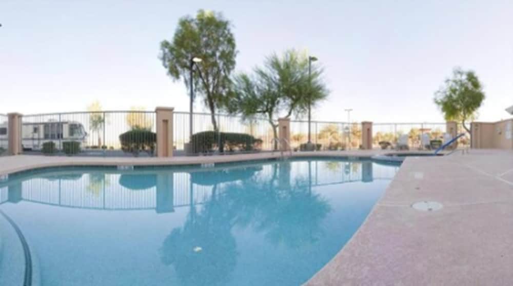Holiday Inn & Suites Goodyear West Phoenix Area by IHG - photo 37