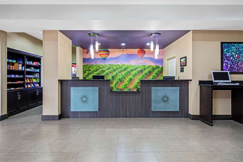 La Quinta Inn & Suites by Wyndham Temecula - photo 4