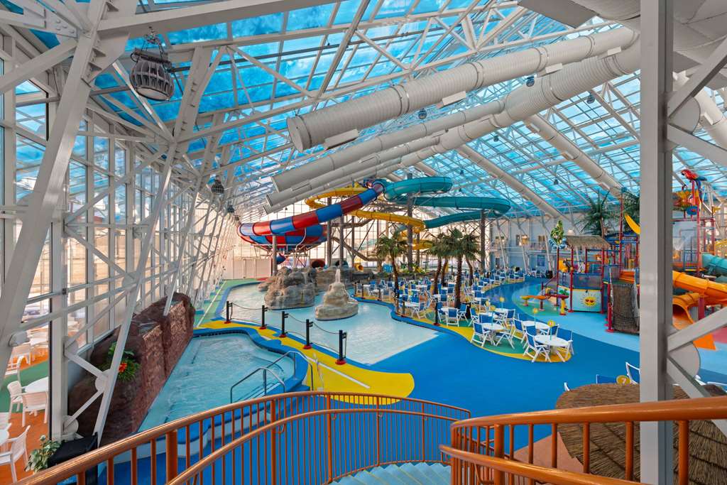 La Quinta Inn and Suites by Wyndham at WaTiki Waterpark - photo 43