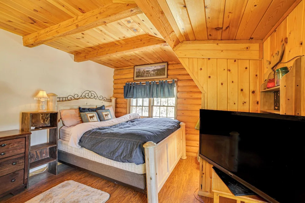 Pine Mountain Club Log Cabin w Resort Amenities - photo 4