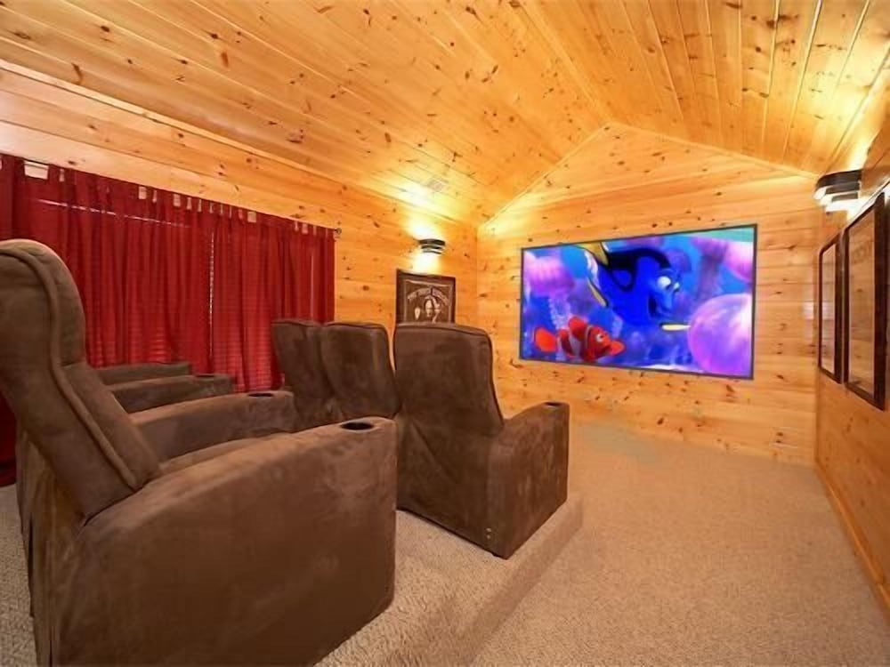 A Smoky Hideaway Apartment 5 — 4-Star Luxury Hotel in Gatlinburg, United States