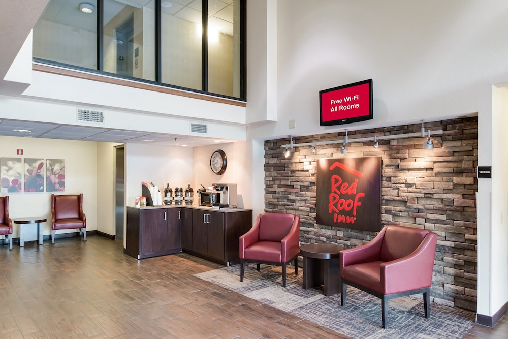 Red Roof Inn Laredo - photo 3