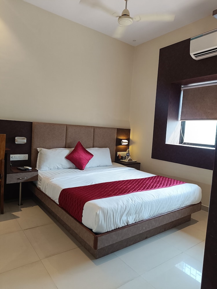 Hotel West Inn