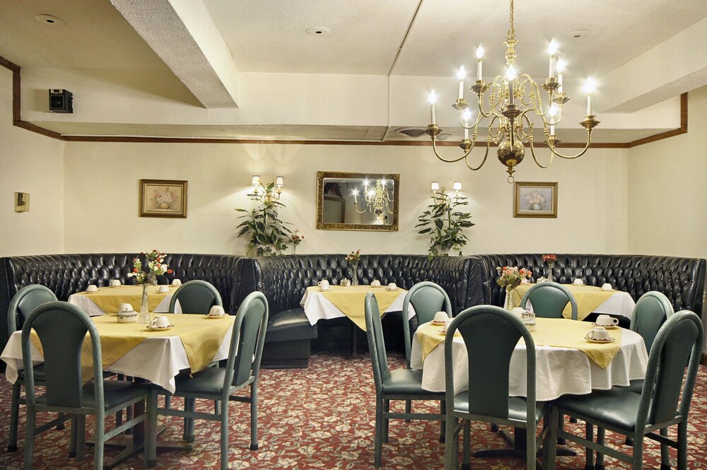 Ramada by Wyndham Pittsburgh New Stanton - photo 17