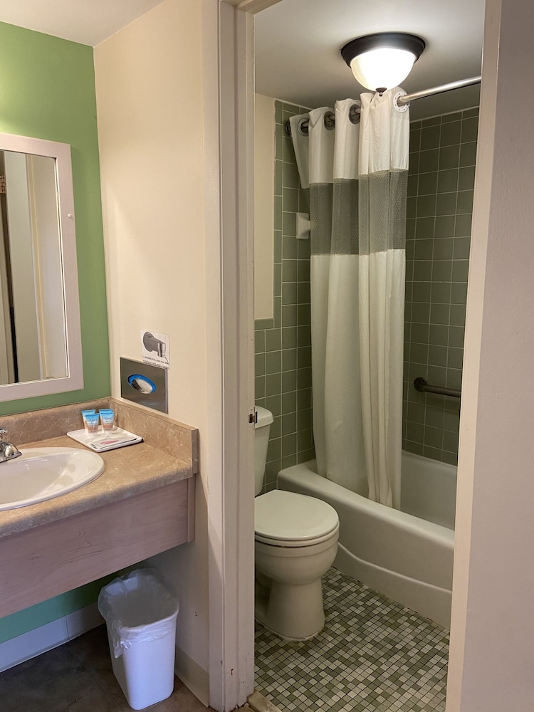 Buccaneer Inn - photo 61