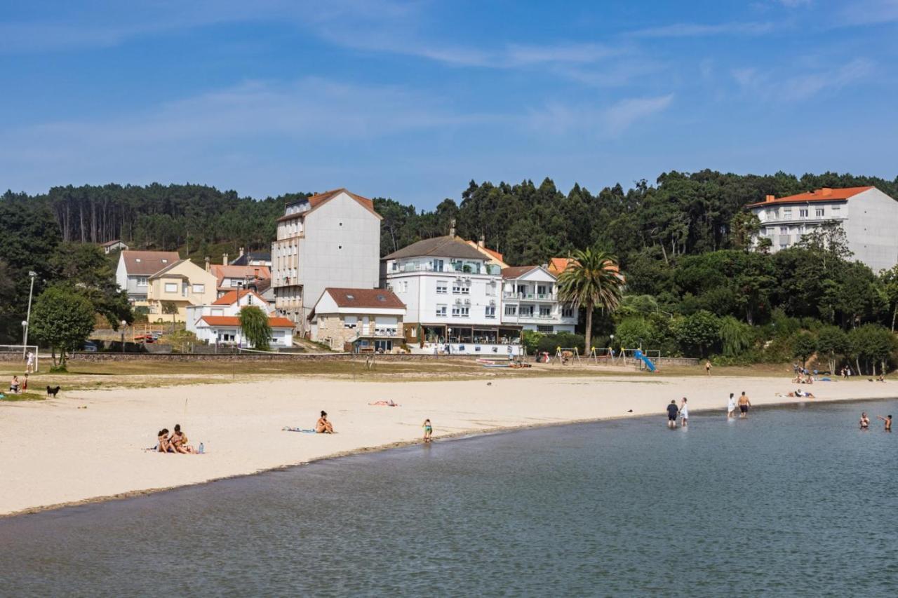 Apartamentos Playa de Camariñas — 4-Star Luxury Hotel in Camarinas, Spain