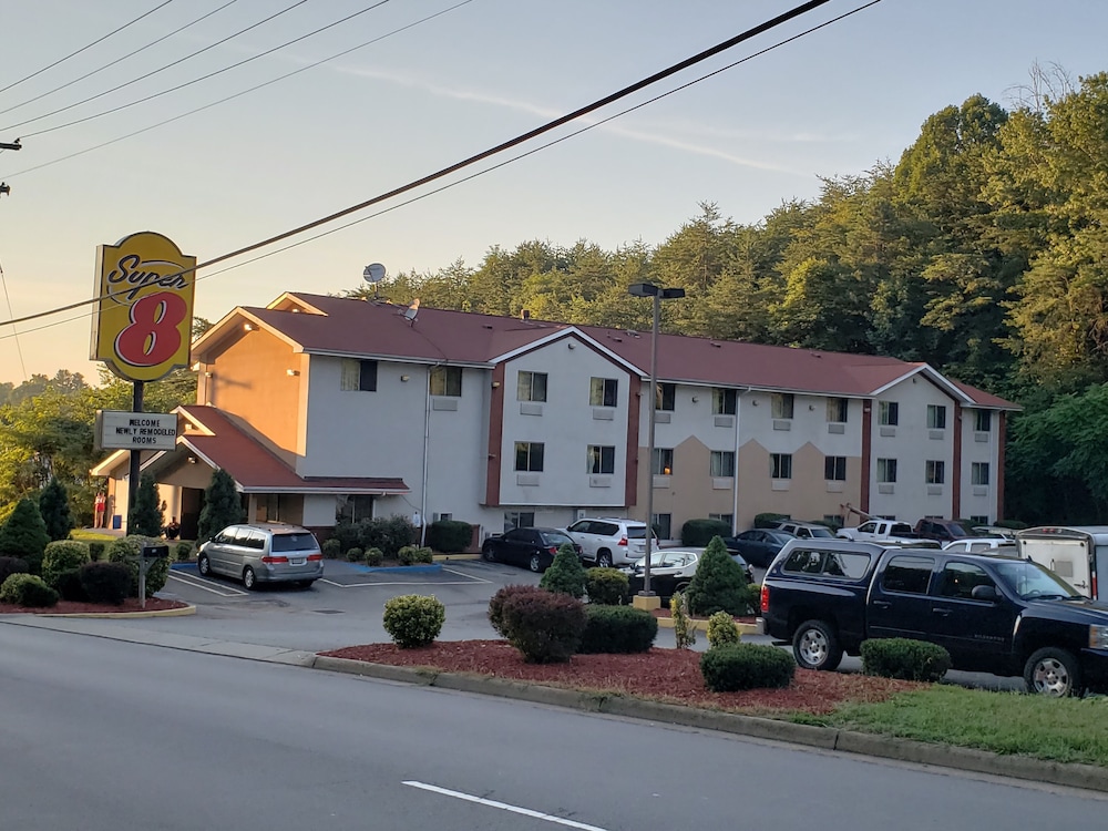 Super 8 by Wyndham Martinsville VA - photo 15