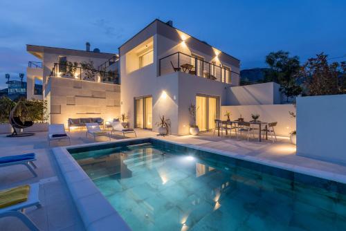 Villa Callista — 4-Star Luxury Hotel in Zrnovnica, Croatia