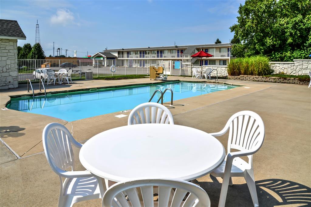 Motel 6 Saint Joseph MO - photo 2