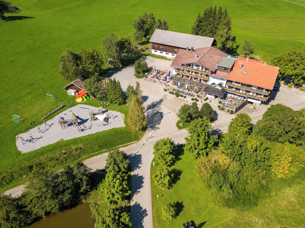 Familienhotel Löwen - carbon neutral hotel in Nesselwang