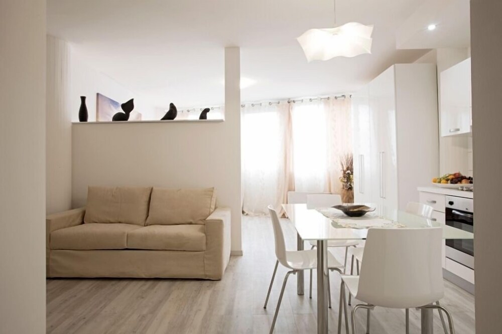 Residence Ferrucci — 4-Star Luxury Hotel in Prato, Italy