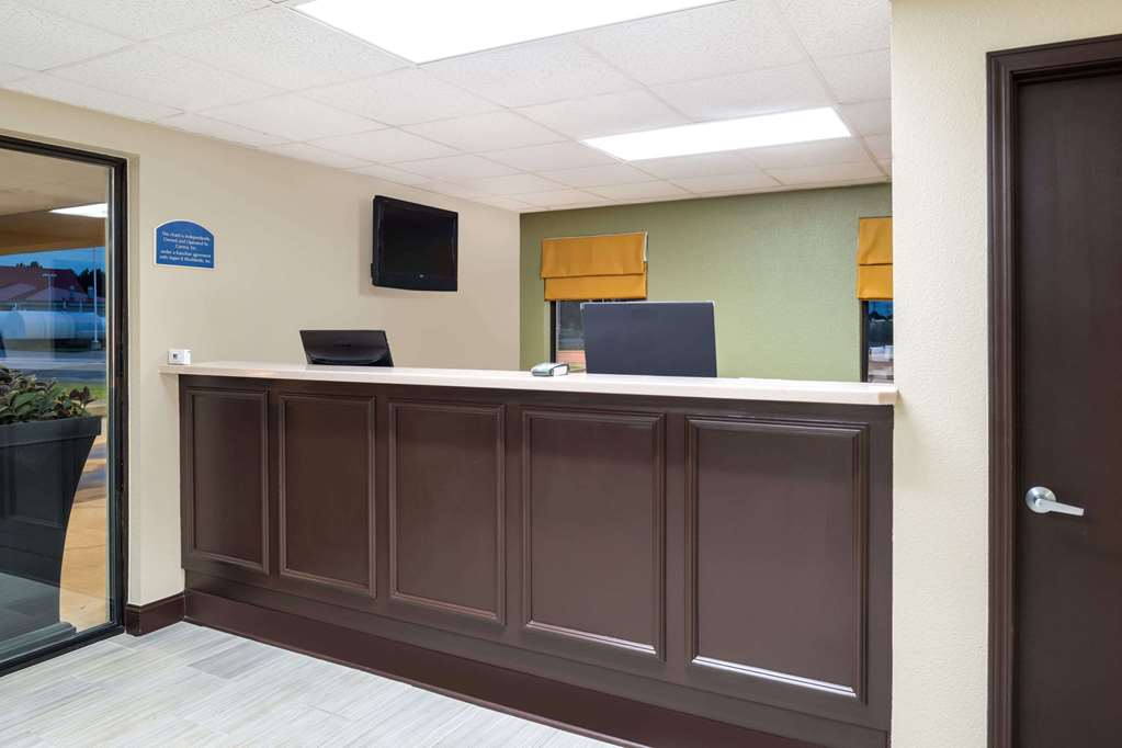 Super 8 by Wyndham Charleston Sikeston East MO - photo 4