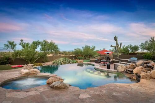 Desert Calm North Scottsdale Four Bedroom Pool and Spa — 4-Star Luxury Hotel in Scottsdale, United States