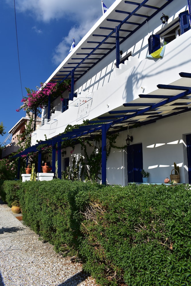 Alisahni in Ano Syros, Greece