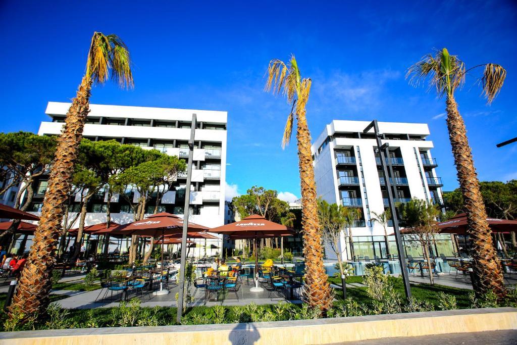 Royal G Max in Golem, Albania