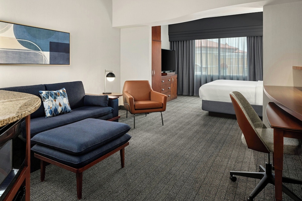 Courtyard by Marriott Minneapolis Maple Grove Arbor Lakes - photo 10