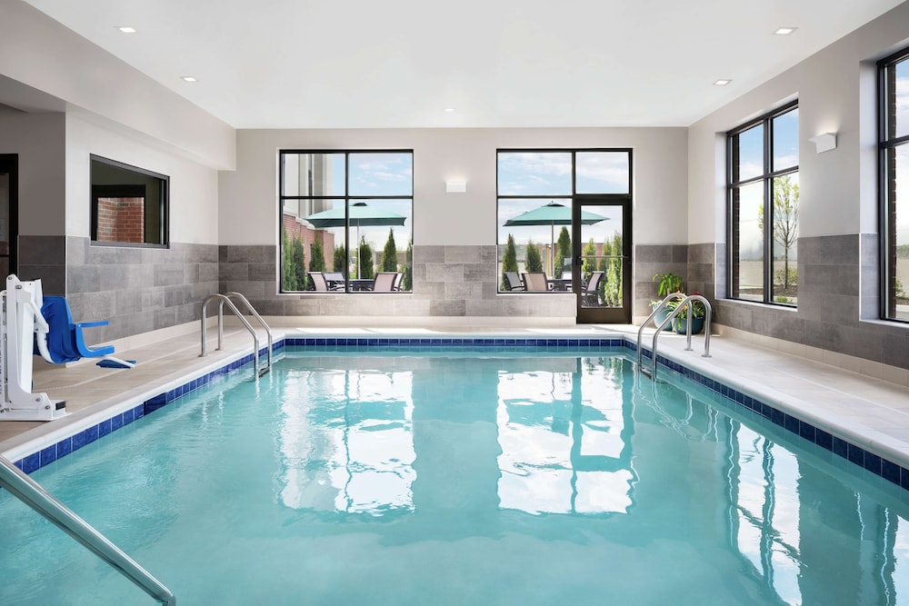 Hampton Inn & Suites Bridgeview Chicago — hotel in Summit