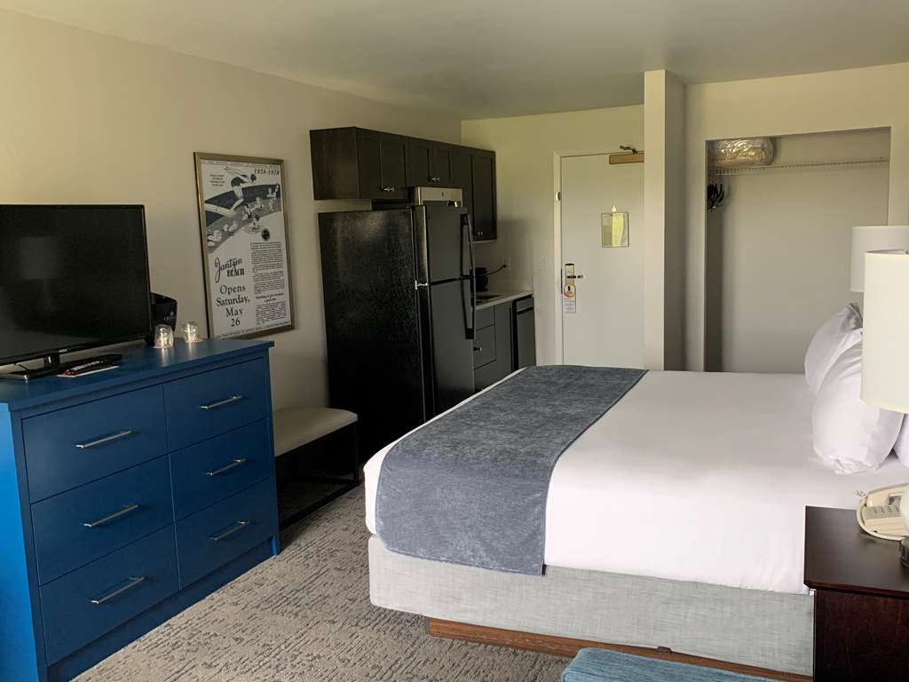 Oxford Suites Portland Jantzen Beach - photo 11