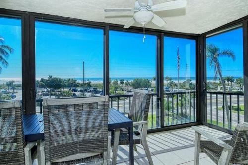 Crescent Royale Condominiums 3C — 4-Star Luxury Hotel in Siesta Key, United States