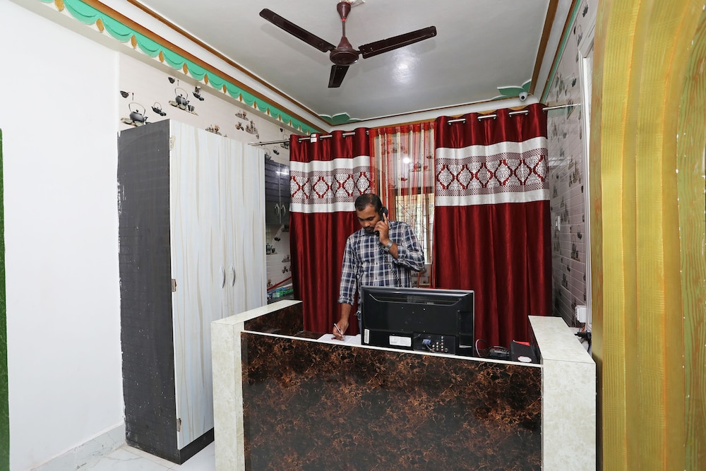 OYO 18686 Aradhya Residency