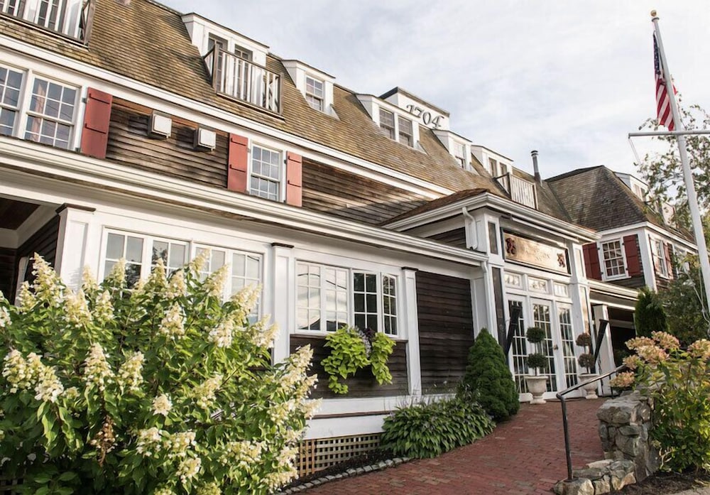 The Red Lion Inn Resort 1704 — hotel in Cohasset