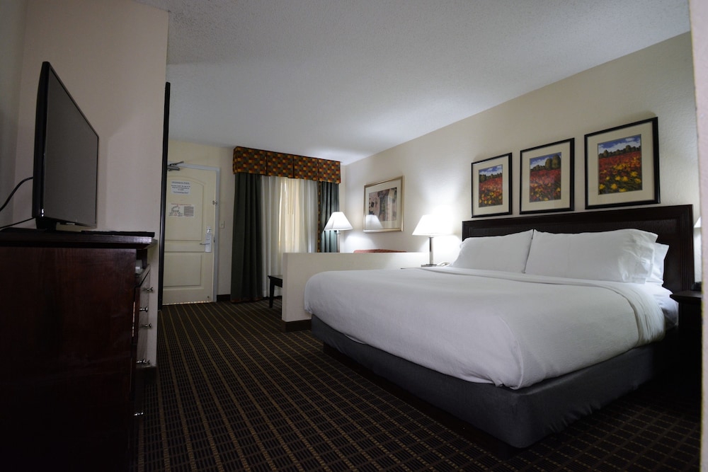 Holiday Inn Hazlet an IHG Hotel - photo 3