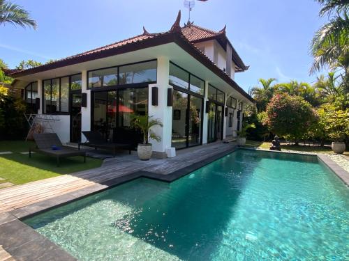 Villa Surga — 4-Star Luxury Hotel in Seminyak, Indonesia