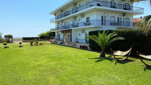 MaritsasRooms — 5-Star Luxury Hotel in Stavros, Greece