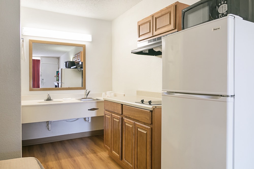 Red Roof Inn Forsyth - photo 14