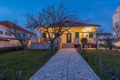 Holiday house with a parking space Vrsi Mulo Zadar 16527 — 4-Star Luxury Hotel in Vrsi, Croatia