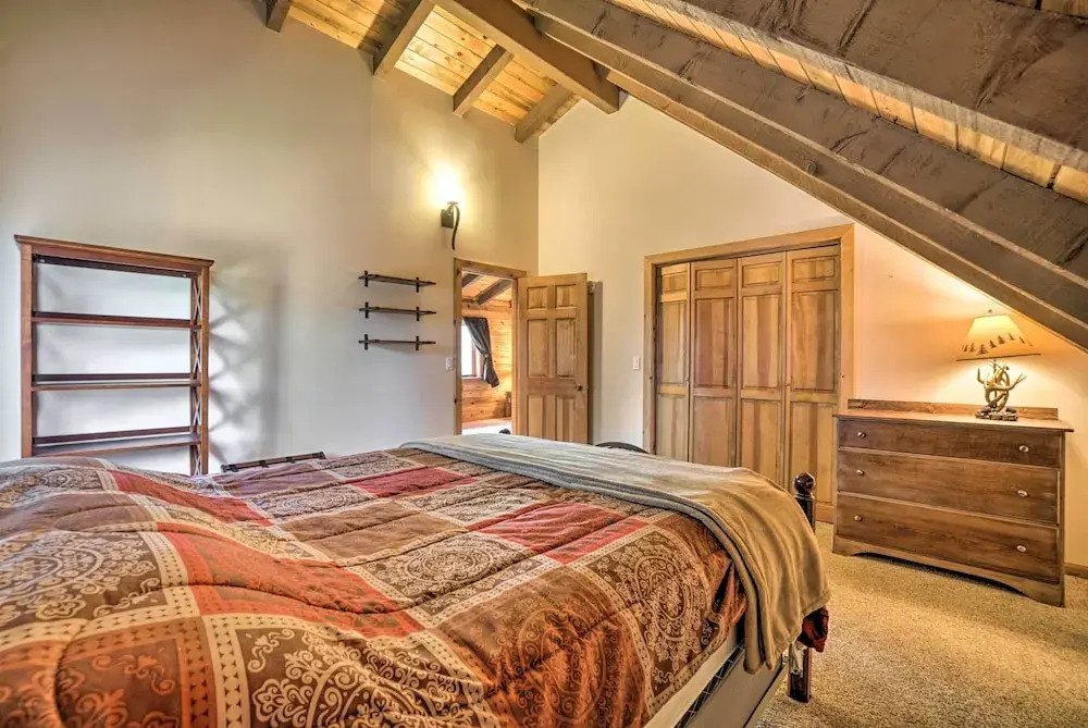 Cabin on Kenai Peninsula Family and Group Friendly — 4-Star Luxury Hotel in Kenai, United States