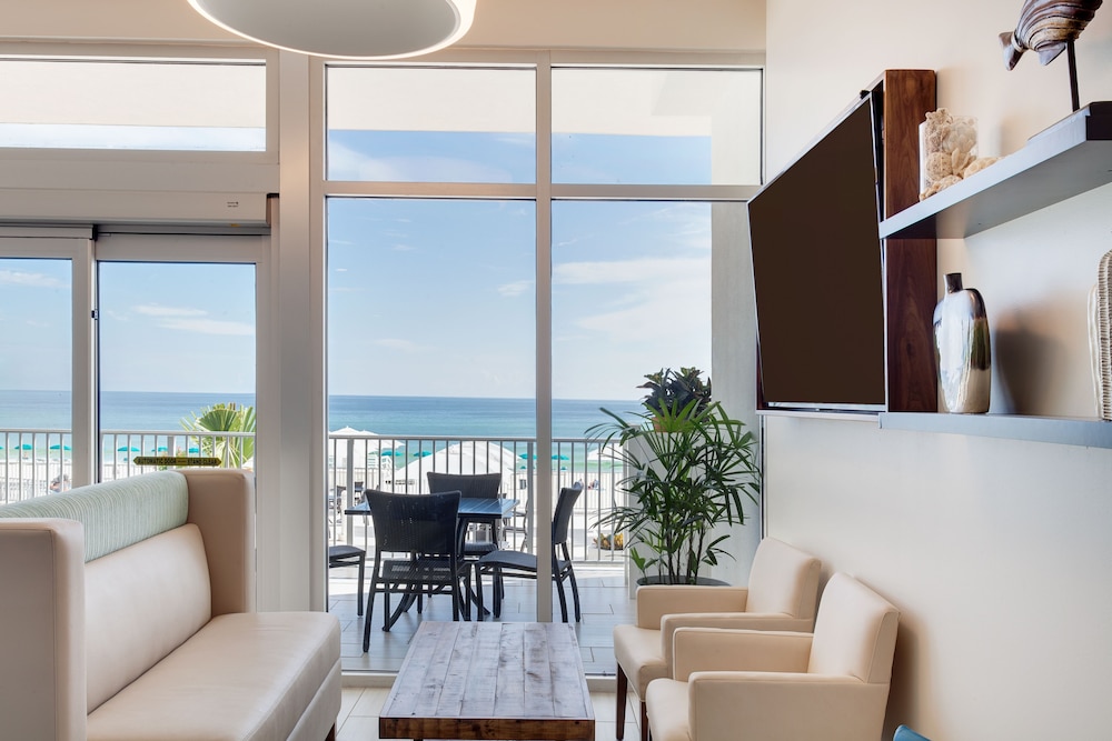 Holiday Inn Express & Suites Panama City Beach Beachfront by IHG - photo 120
