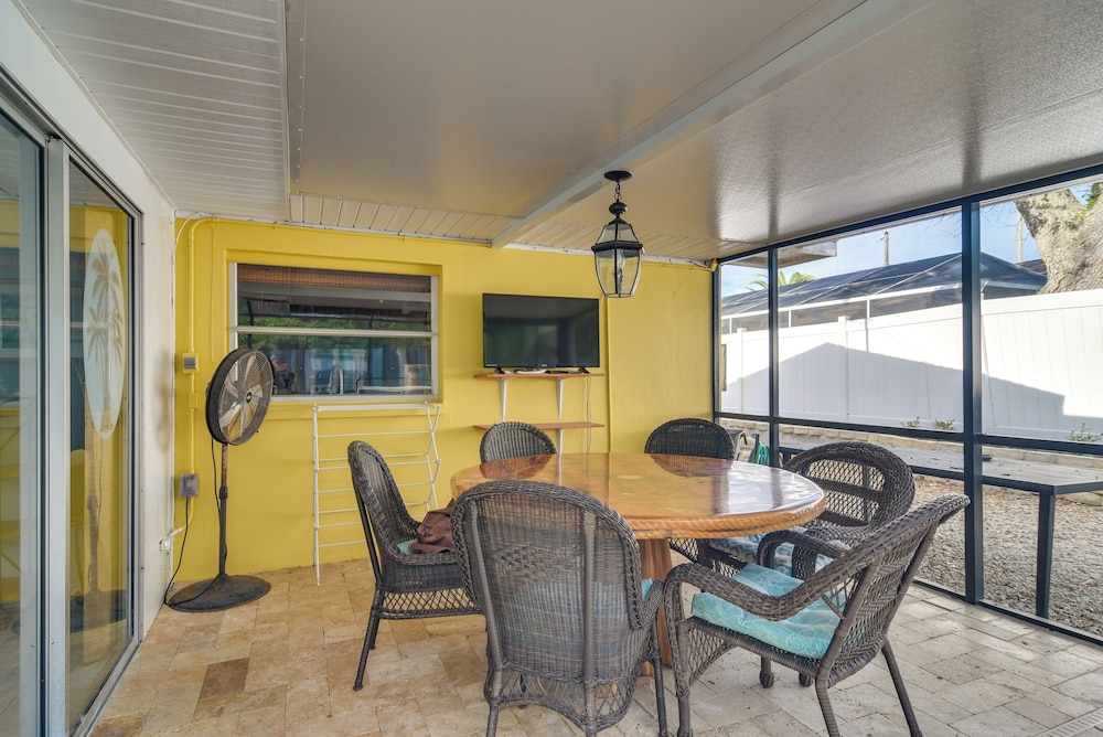 4 Mi to Dog Beach Largo Home with Pool and Hot Tub — 4-Star Luxury Hotel in Largo, United States