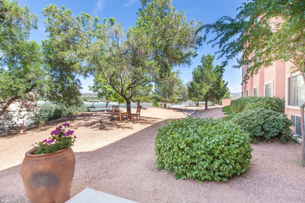 Days Inn by Wyndham Camp Verde Arizona - photo 3