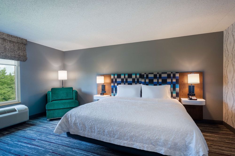 Hampton Inn & Suites Herndon Reston - photo 16