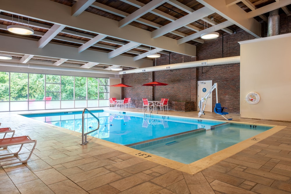White River Inn and Suites - photo 43