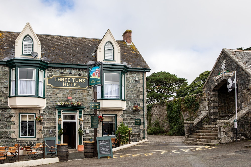The Three Tuns - carbon neutral hotel in Helston