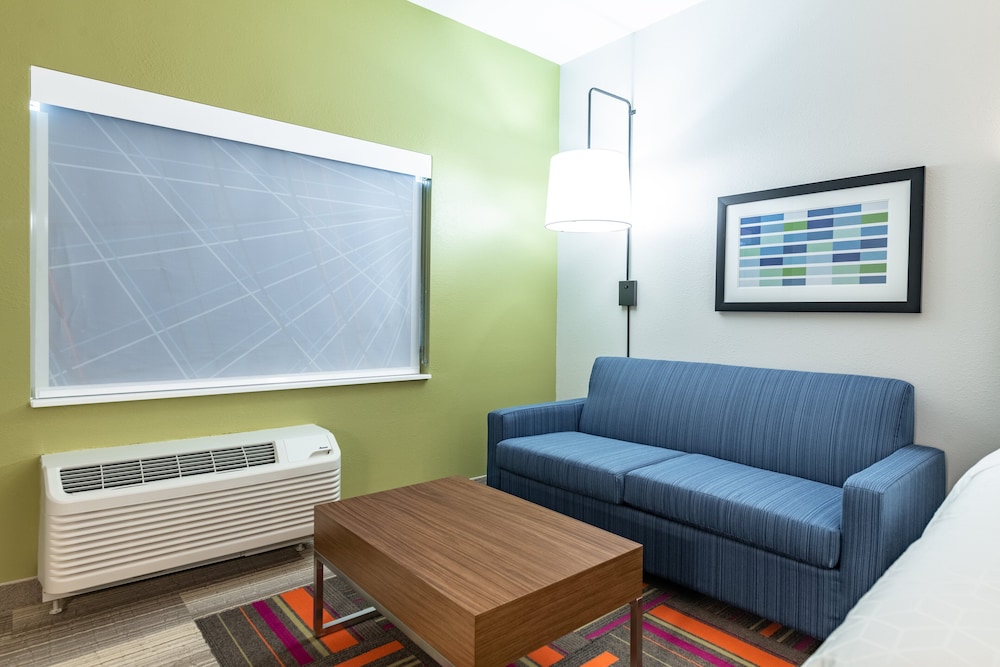 Holiday Inn Express & Suites Moundsville by IHG - photo 27