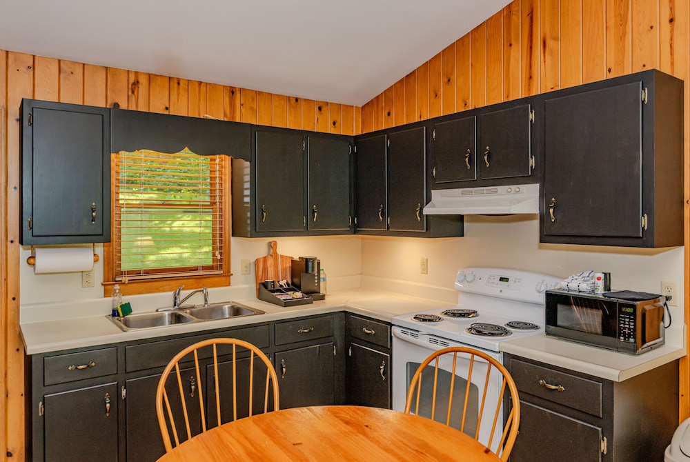 Fire Mountain Inn Cabins & Treehouses - photo 3