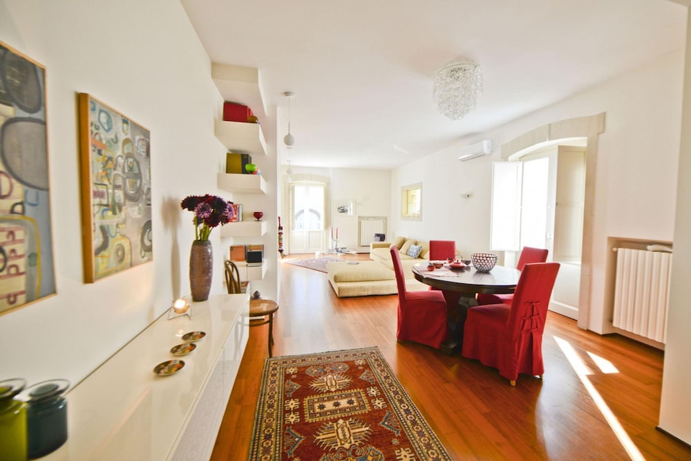 Appartamento Ambra con Balcone — 4-Star Luxury Hotel in Ostuni, Italy