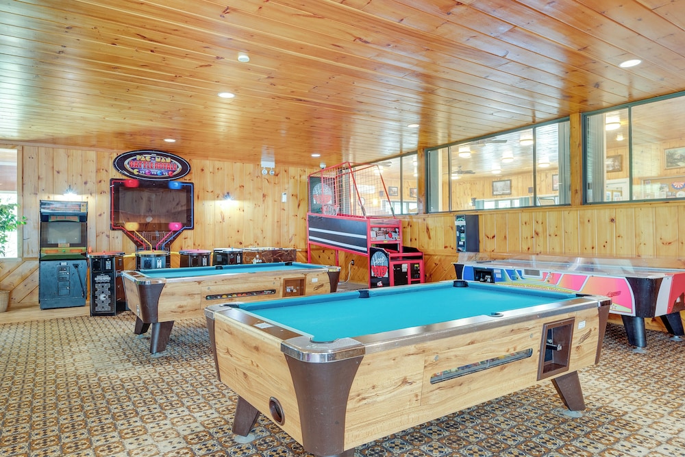 Resort Condo w Loft: 1 Mi to Attitash Mountain - photo 35