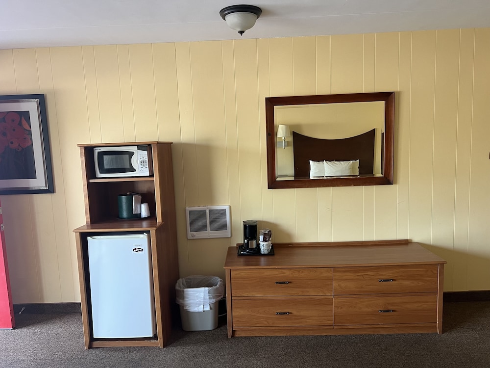 All Star Inn & Suites - photo 162
