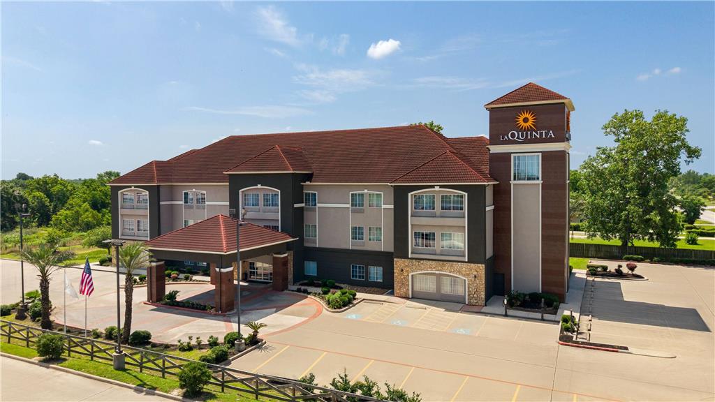La Quinta Inn & Suites by Wyndham Brookshire West Katy - photo 2
