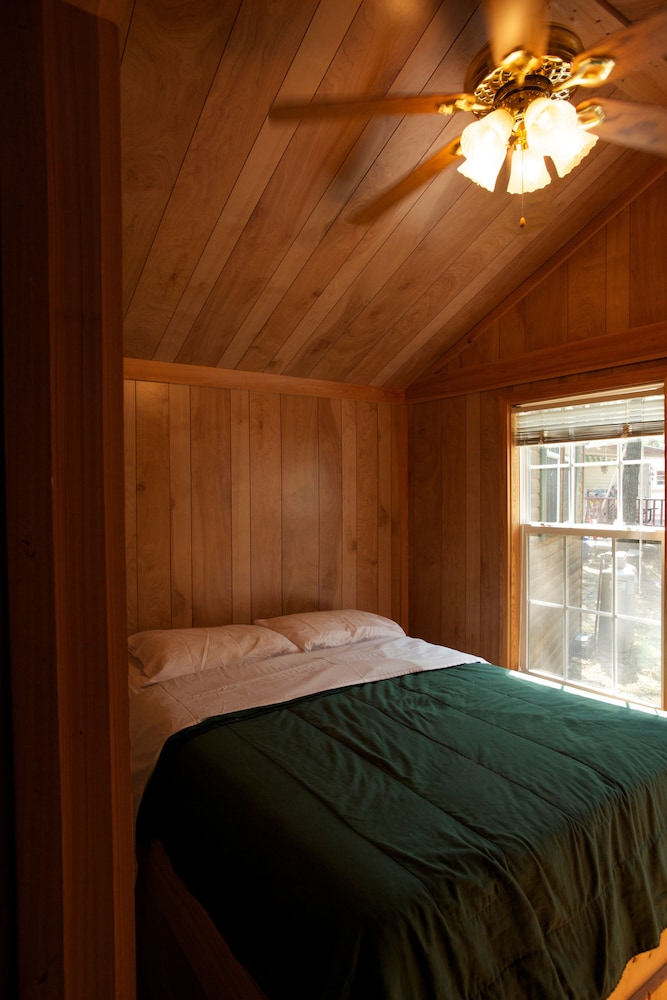 Arrowhead Resort Campground - photo 3