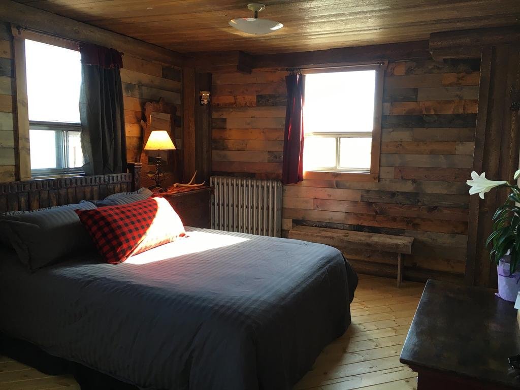 The Cochrane Rockyview Hotel — Cochrane — photo 3