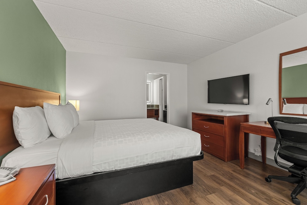 Vagabond Inn Executive Old Town - photo 30