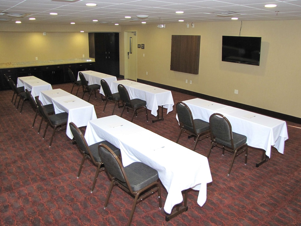 Hampton Inn & Suites Jamestown - photo 22