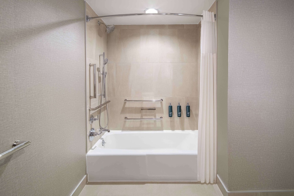 DoubleTree by Hilton Austin - photo 27