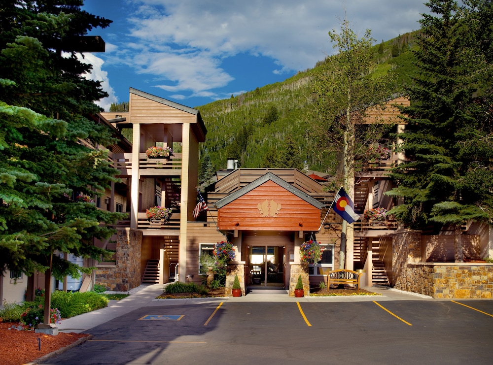GetAways at Eagle Point - carbon neutral hotel in Vail