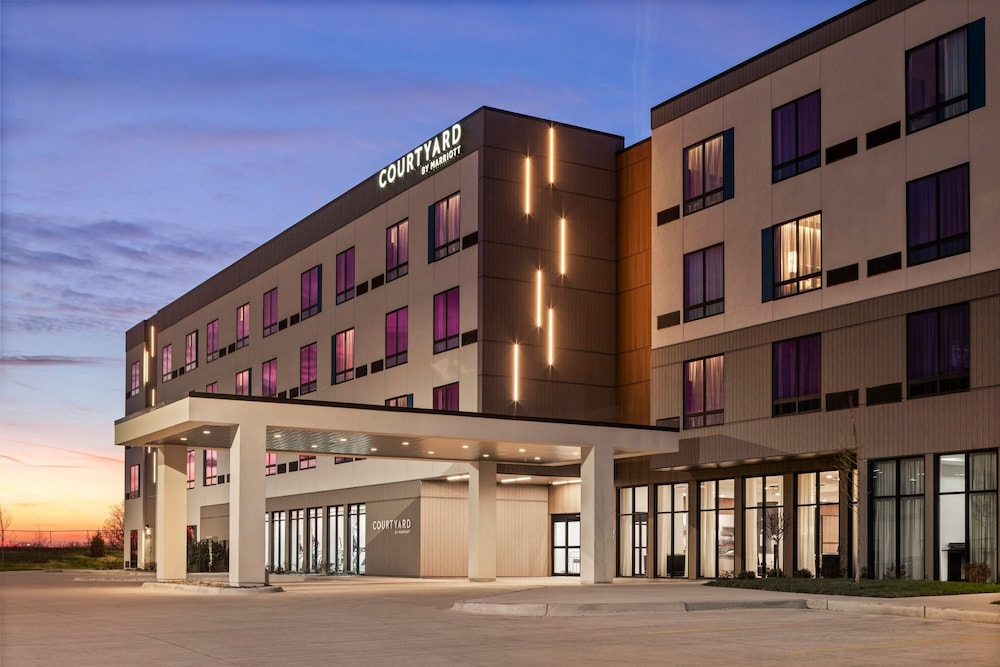 Courtyard by Marriott Bettendorf - photo 21